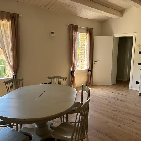 Casale 325 Bed & Breakfast 3*